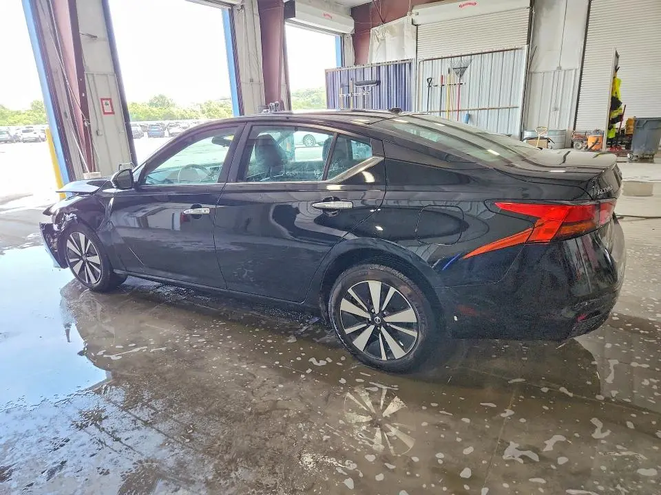 2022 NISSAN ALTIMA SV  