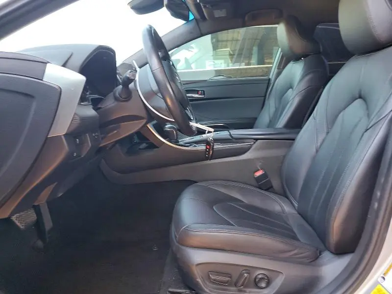 2020 TOYOTA AVALON XLE  