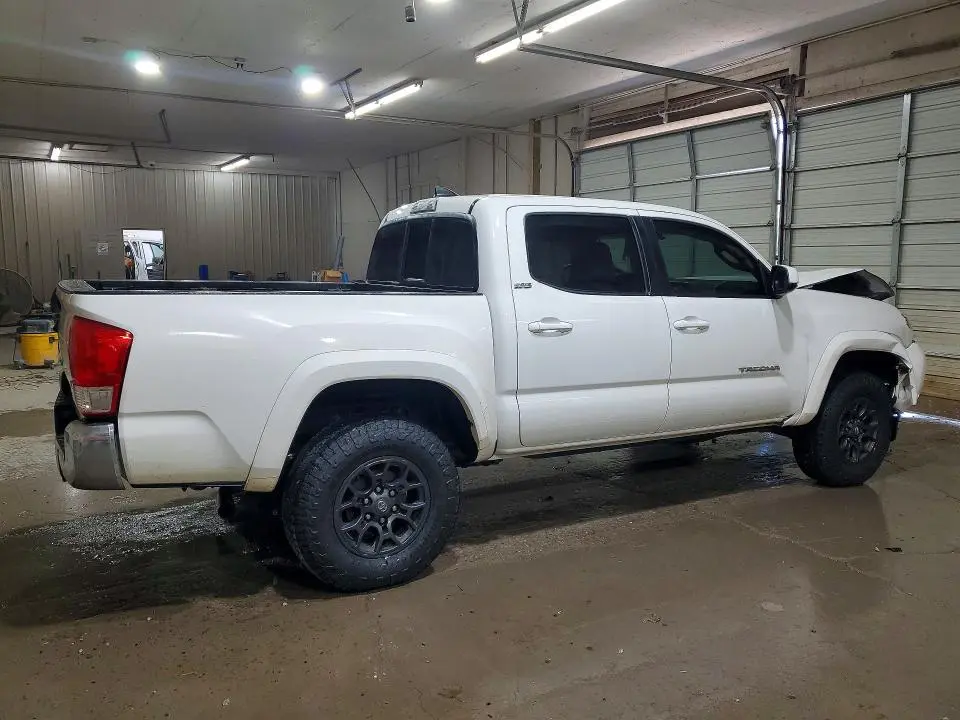 2017 TOYOTA TACOMA SR5 V6  