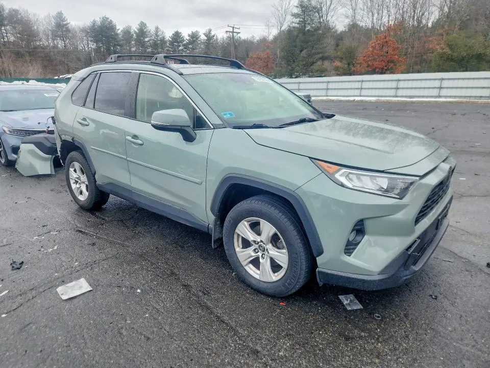 2019 TOYOTA RAV4 XLE  