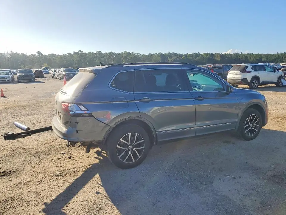 2021 VOLKSWAGEN TIGUAN SE  
