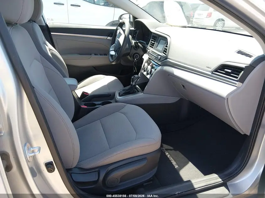 2019 HYUNDAI ELANTRA SE