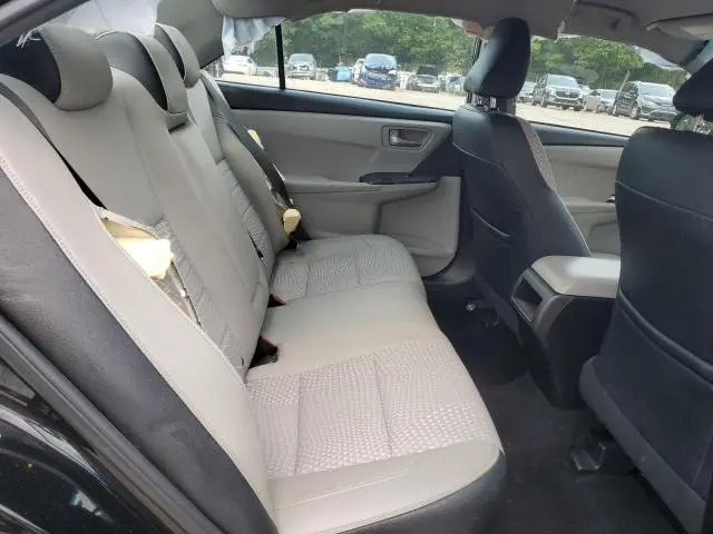 2015 TOYOTA CAMRY LE  