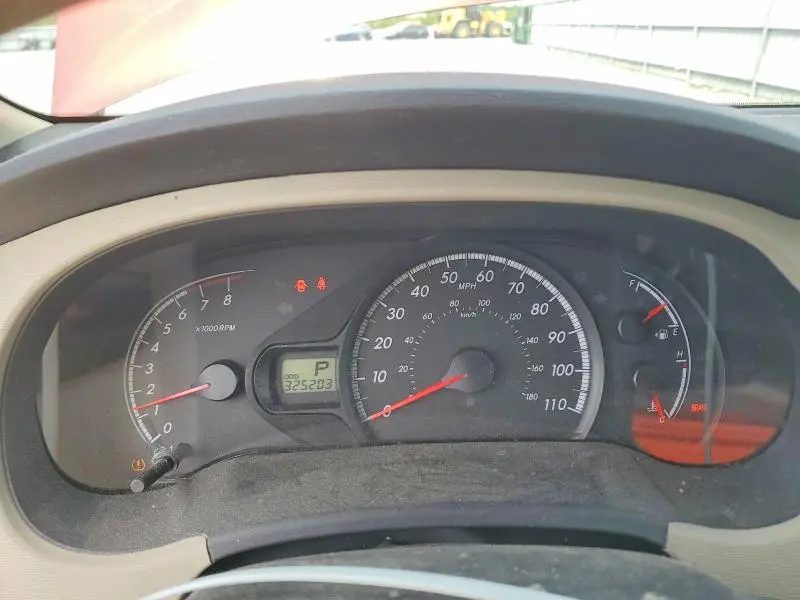 2013 TOYOTA SIENNA LE 8-PASSENGER  