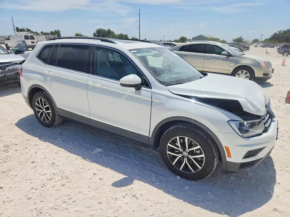 2021 VOLKSWAGEN TIGUAN SE  