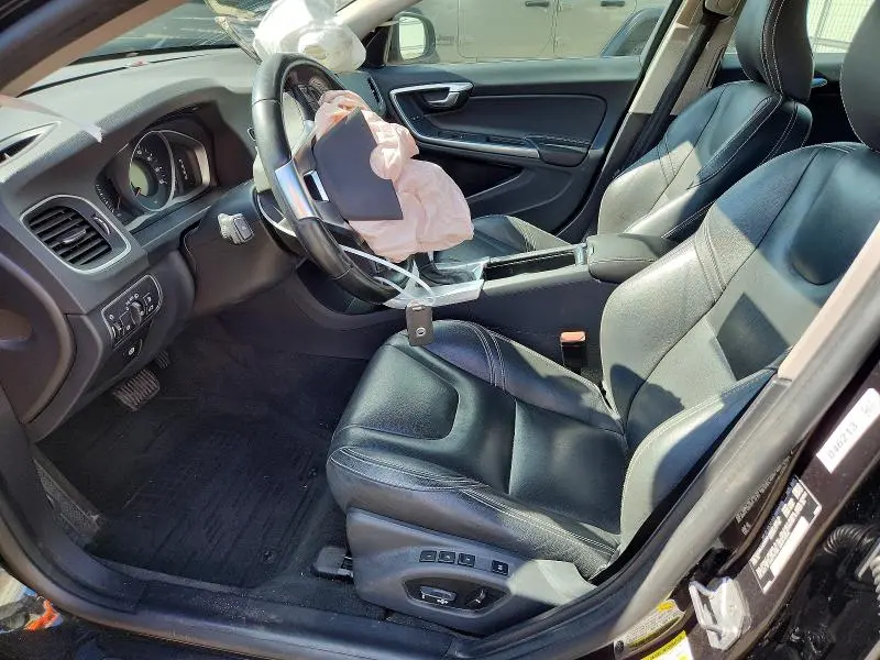 2018 VOLVO V60 T5 DYNAMIC  