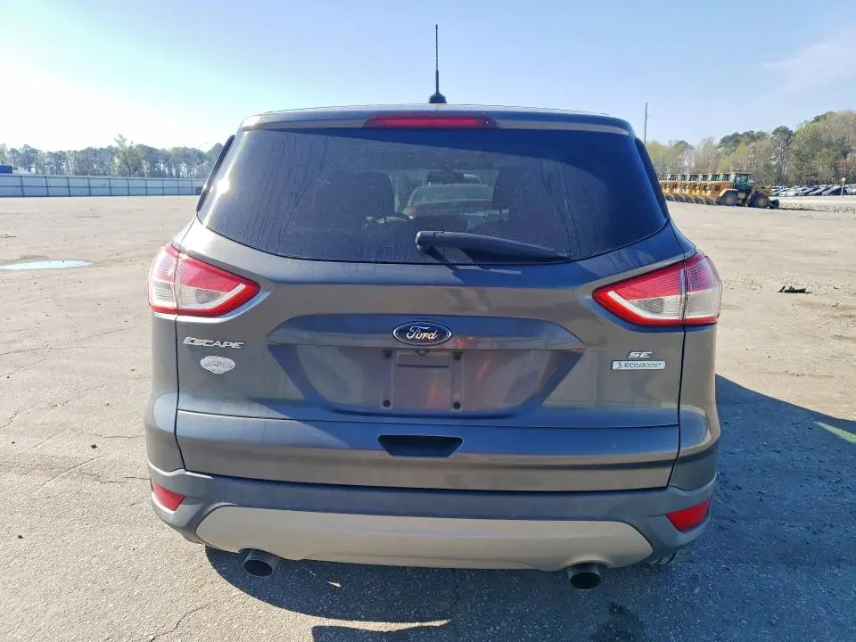 2016 FORD ESCAPE SE  