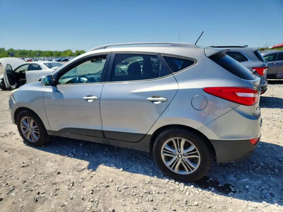 2015 HYUNDAI TUCSON SE  