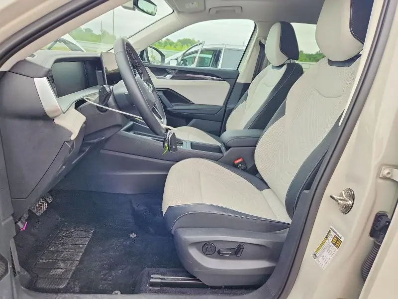 2025 VOLKSWAGEN TIGUAN SE  