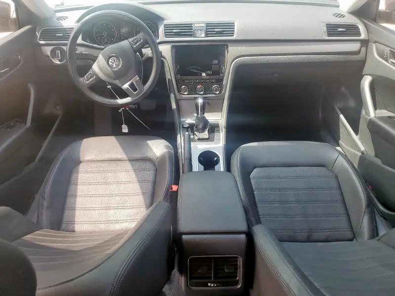 2015 VOLKSWAGEN PASSAT SE  