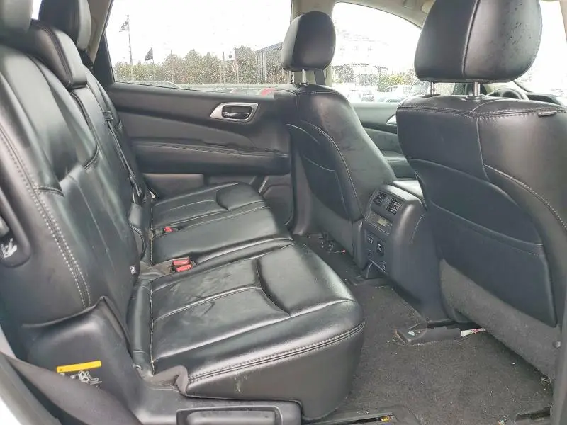 2017 NISSAN PATHFINDER SL  