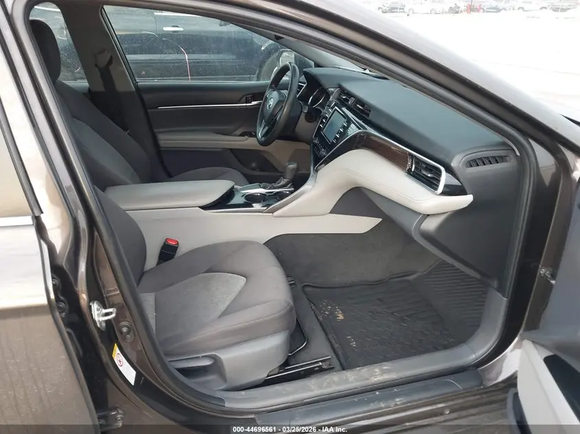 2018 TOYOTA CAMRY LE