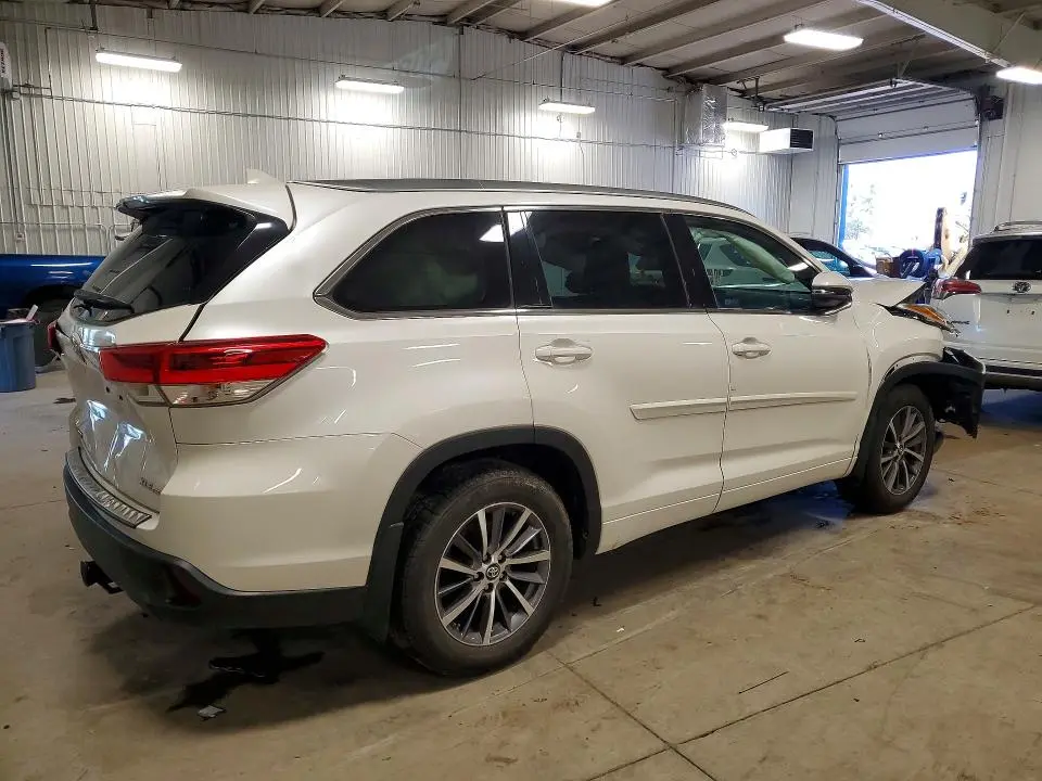 2018 TOYOTA HIGHLANDER XLE  