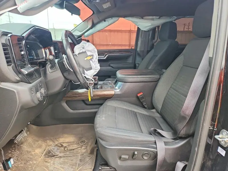 2023 CHEVROLET SILVERADO C1500 LT  