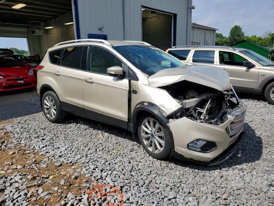 2017 FORD ESCAPE TITANIUM  