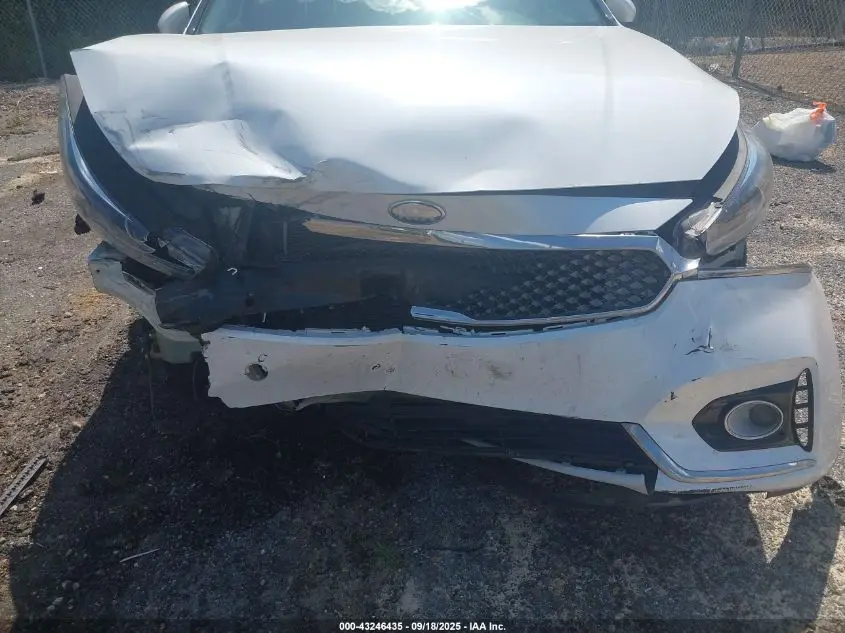 2017 KIA CADENZA PREMIUM