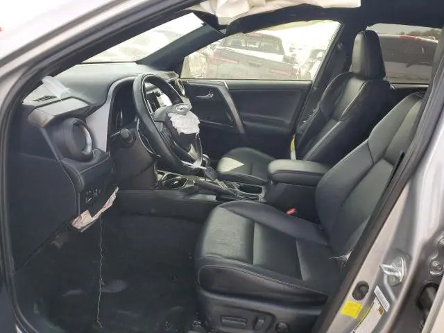 2018 TOYOTA RAV4 SE  