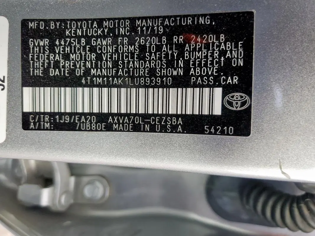 2020 TOYOTA CAMRY SE  