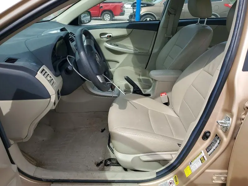 2013 TOYOTA COROLLA LE  
