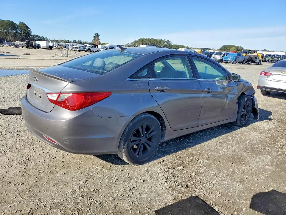 2013 HYUNDAI SONATA GLS  