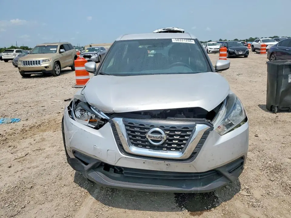 2019 NISSAN KICKS SV  