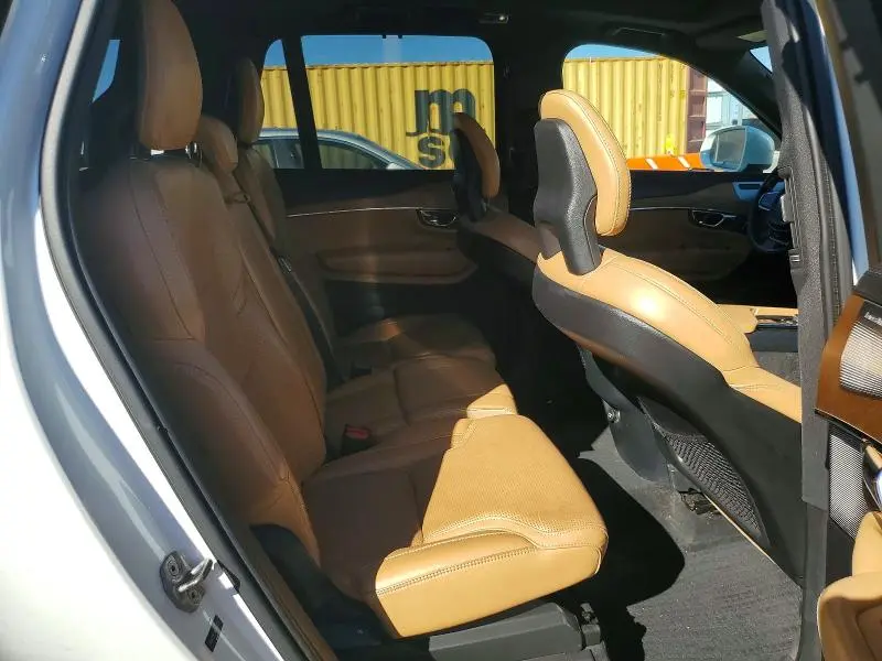 2016 VOLVO XC90 T6  