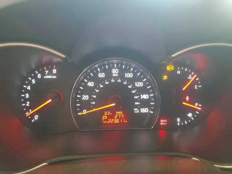 2015 KIA SORENTO LX  