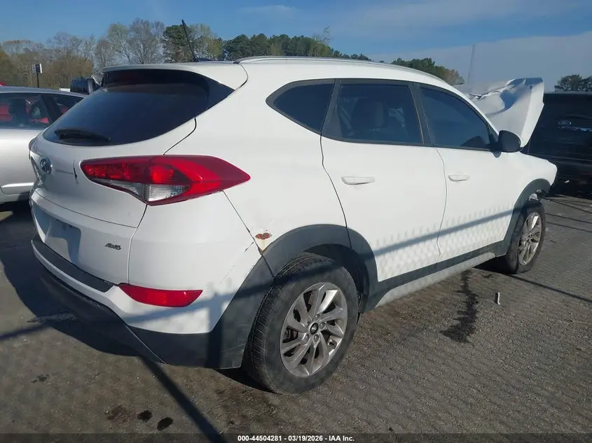 2017 HYUNDAI TUCSON SE