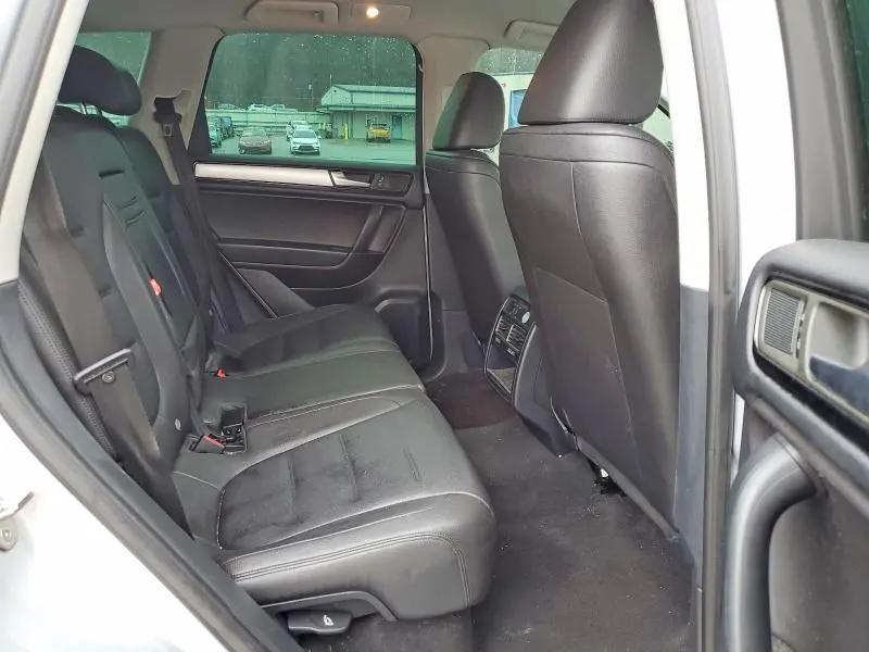2014 VOLKSWAGEN TOUAREG V6  