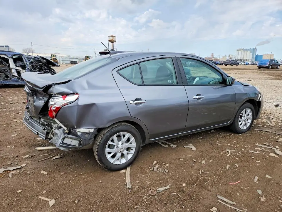 2018 NISSAN VERSA SV  