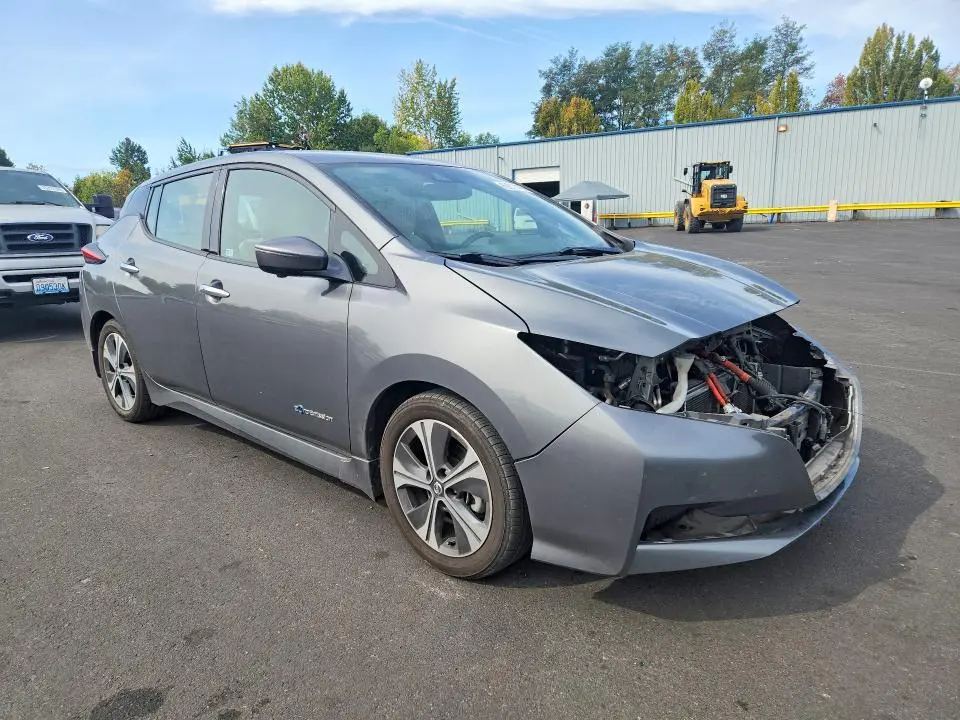 2018 NISSAN LEAF SL  