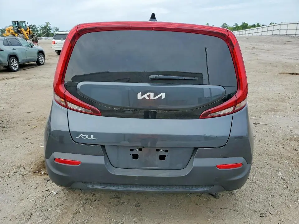 2022 KIA SOUL LX  