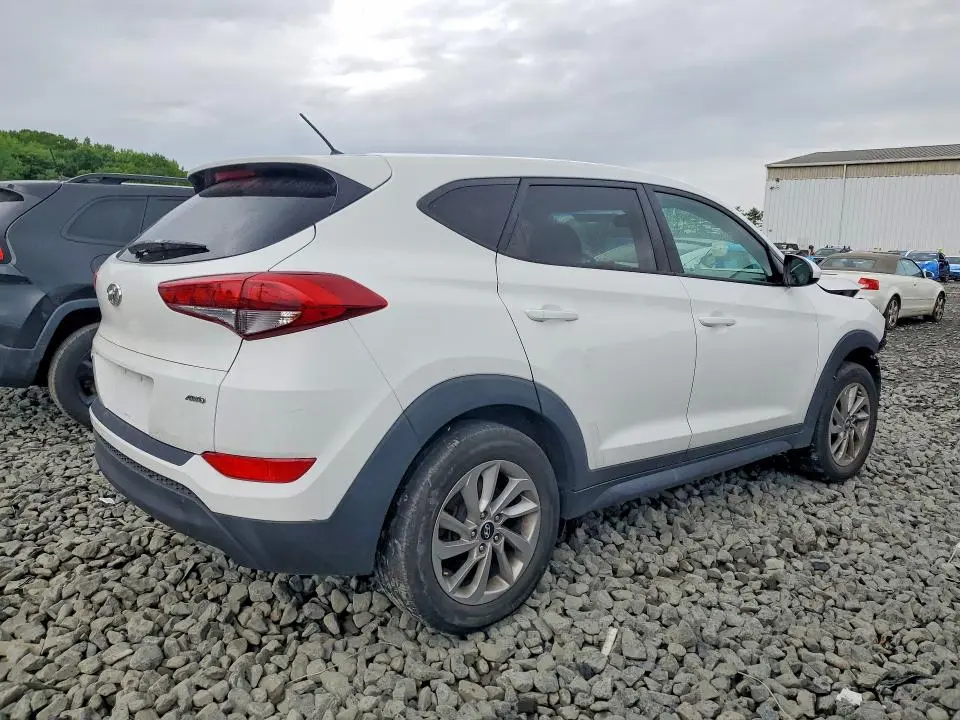 2018 HYUNDAI TUCSON SE  