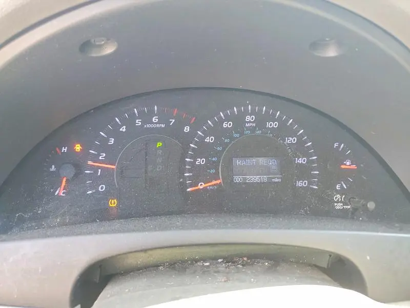 2011 TOYOTA CAMRY XLE V6  