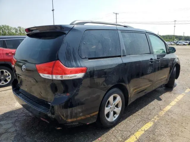2013 TOYOTA SIENNA LE  