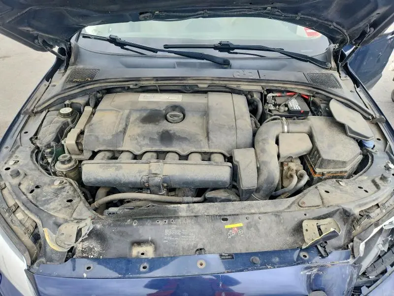 2012 VOLVO XC70 3.2  