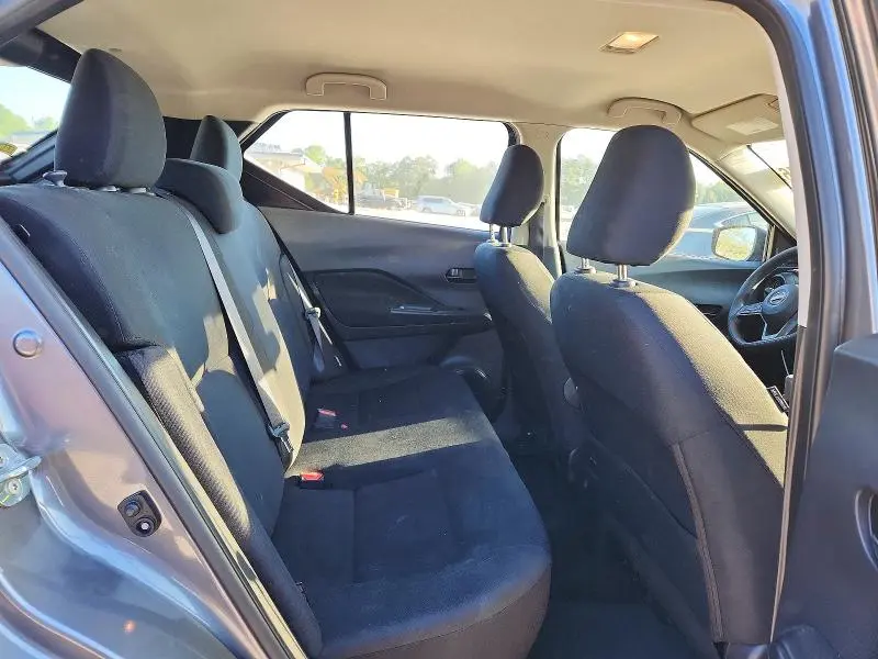 2023 NISSAN KICKS S  