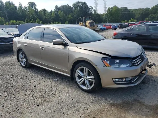 2015 VOLKSWAGEN PASSAT SE  