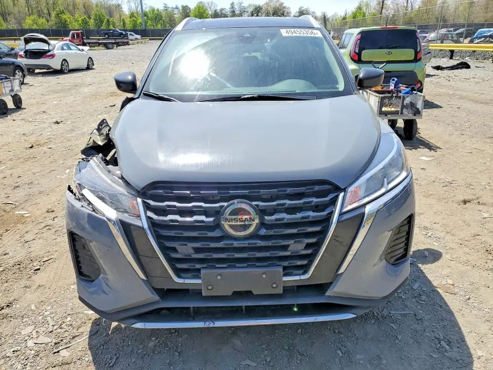 2021 NISSAN KICKS SV  