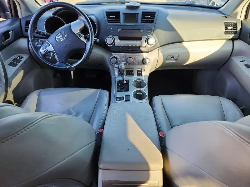 2011 TOYOTA HIGHLANDER BASE  