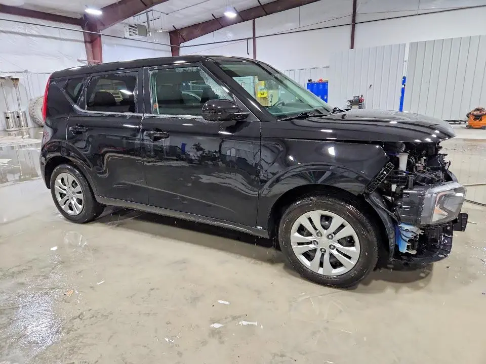 2022 KIA SOUL LX  