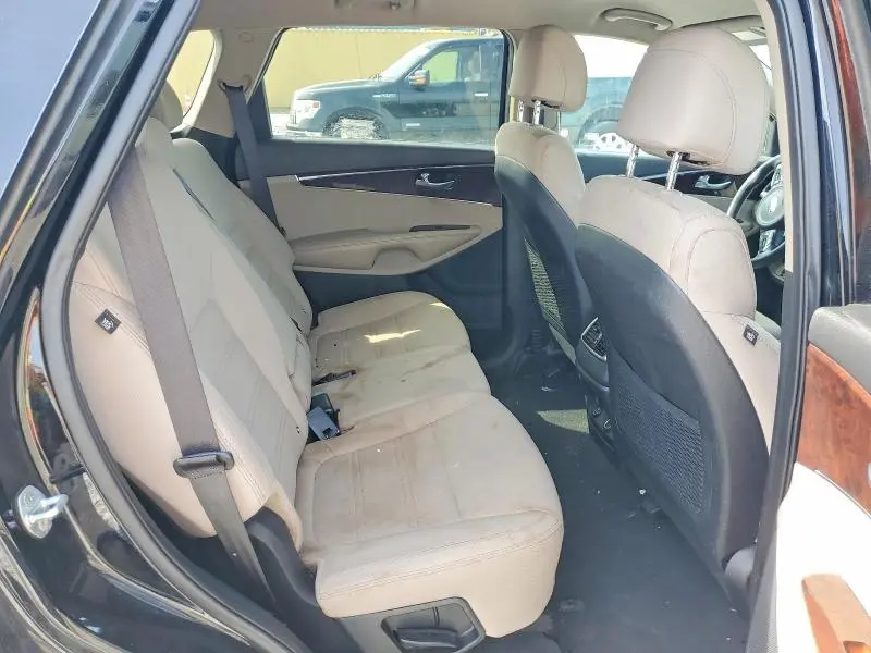 2017 KIA SORENTO LX  