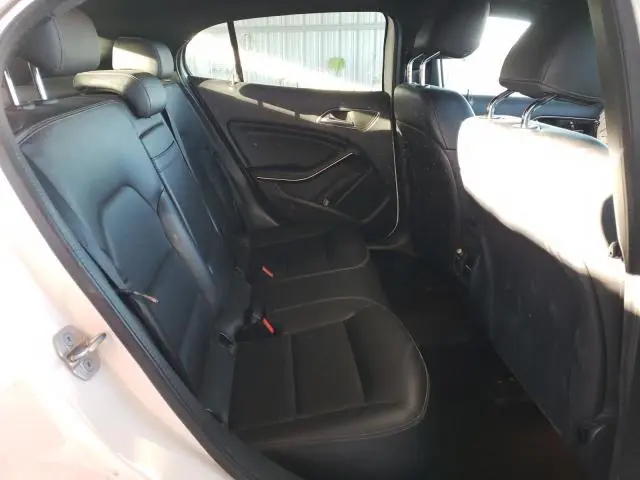 2020 MERCEDES-BENZ GLA 250  