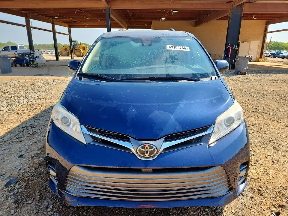 2020 TOYOTA SIENNA XLE PREMIUM 8-PASSENGER  
