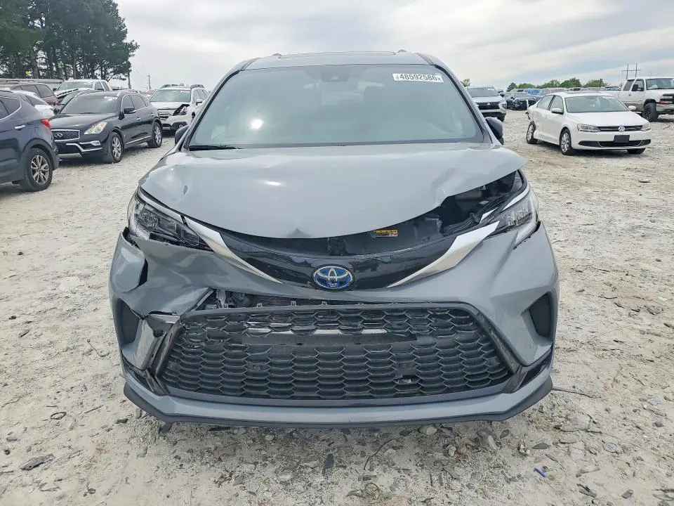 2024 TOYOTA SIENNA XSE 7-PASSENGER  