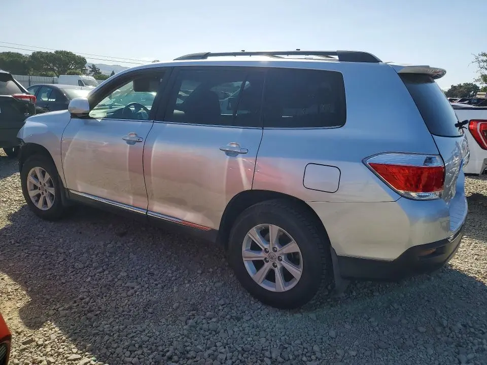 2012 TOYOTA HIGHLANDER SE  
