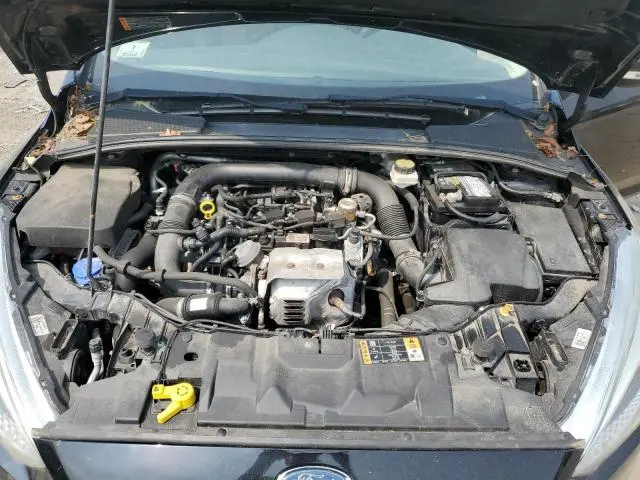 2017 FORD FOCUS SE  