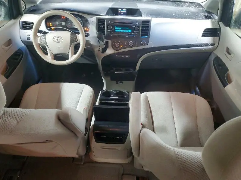 2011 TOYOTA SIENNA LE 8-PASSENGER  