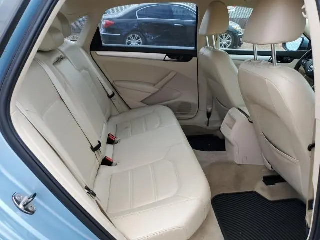 2012 VOLKSWAGEN PASSAT SE  