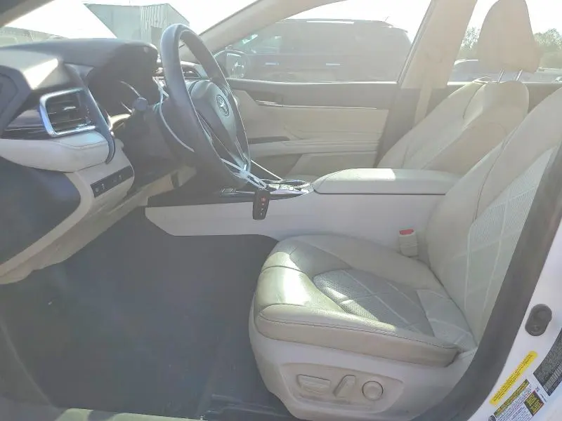 2018 TOYOTA CAMRY XLE  